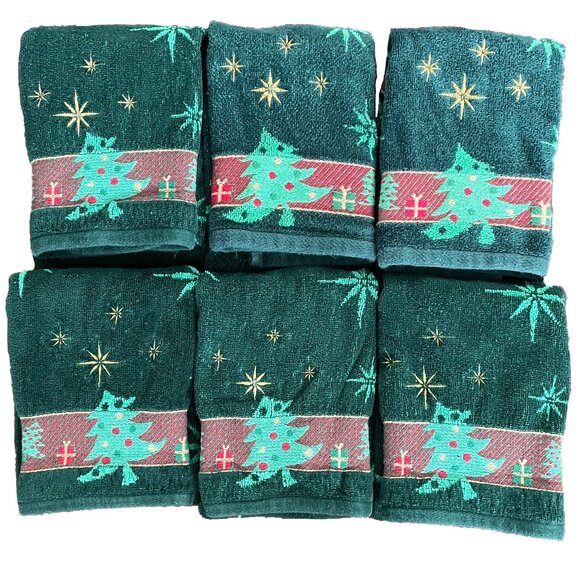 10-Piece Green Christmas Towel Set - Picture 3 of 13